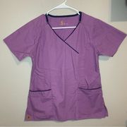 Carhartt purple v neck scrub top with pockets women’s size small