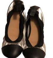 Old Navy Womens Silver& Black Ballet Flats Size 8