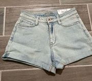 Arizona jean company nwt denim shorts size 7 hi-rise mom 2.5”inseam