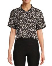 NWT No Boundaries Black Floral Crop Button Up Shirt with Short Sleeves Sz Small