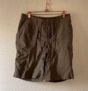 The north face women’s brown outdoor long shorts size 6