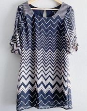 As U Wish • Short Sleeve Chevron Print Shift Dress, Black/Beige, Size Small