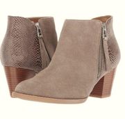 Vionic  Anne Ankle Booties Biege Suede Snake Print Size 8.5