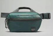 Lululemon all day essential forest green belt bag size 2.5L