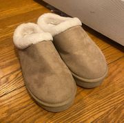 slippers SIZE 10