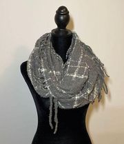 Charlotte Russe Infinity Knit Scarf. Gray/white