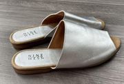 Nine West Silver Slip On Mules Slides Size 8.5 Leather Flats Shoes Peep …