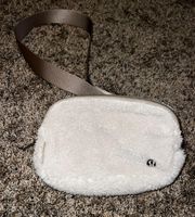 Everywhere Fleece Belt Bag