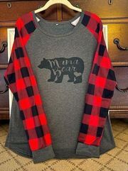 Mama Bear gray long sleeved T-shirt with red and black checked sleeves L