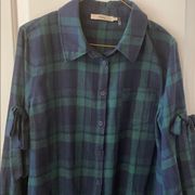 Andree by Unit Green & Navy Plaid Shirt with Bow Sleeves