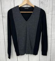 Club Monaco MEDIUM Black Gray 100% Merino Wool Knit V Neck Sweater Pullover