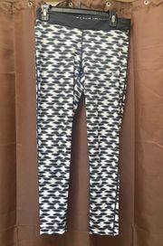 Nike replay tight fit workout pants  size medium