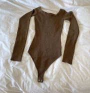 Off the Shoulder Rib Bodysuit in Brown Size 2