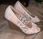 American Eagle Lace wedges size 6