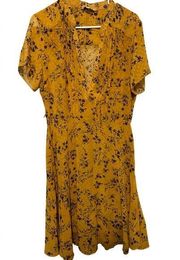 Nanette Lepore  Yellow Floral
Sash Belt Pintuck Shirtdress Size 12