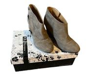 Chinese laundry suede booties