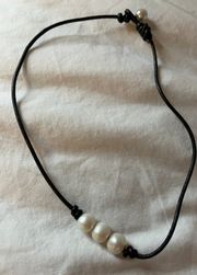 3 Pearl Leather Necklace