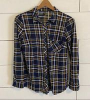 Alter Ego Navy Plaid Soft Flannel Shirt. Size Medium.