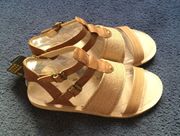 NWT  Sandals