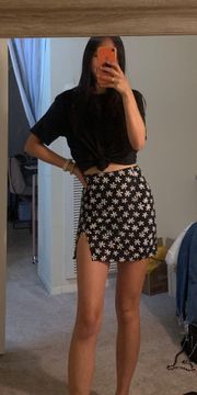 black daisy skirt