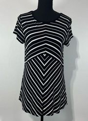 Cable & Gauge Asymmetrical Striped Top Size Medium Women’s Black and Wbite- Flaw