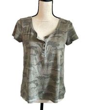 American Eagle  Outfitters Green Camo Short Sleeve Thermal Henley T-Shirt size XS