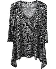 Chaus New York Blouse XL Extra Large Black White Animal Print Handkerchief Hem