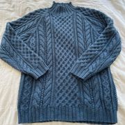 Int’l part wool blue thick turtleneck sweater