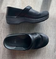 Black Leather Clogs Size 6.5-7 (37)