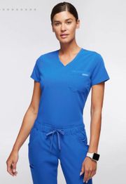 Women's 2-Pocket Tuck-In Scrub Top