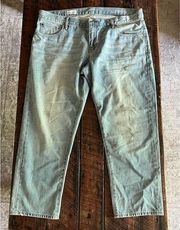 GAP 32 Petite Womens Jeans light wash distressed