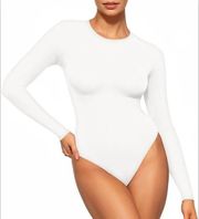 MANGOPOP Crew Neck Long Sleeve Bodysuit in White