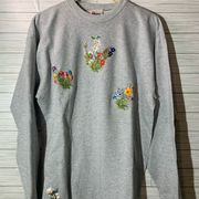 Vintage Hanes All-seasons medium sweater crochet flowers length 28 pit to pit 22