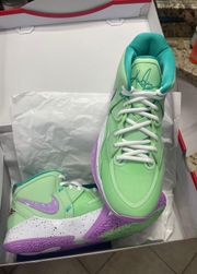 Kyrie  Nationals Court Shoes