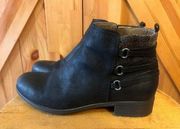 White mountain black boots size 7