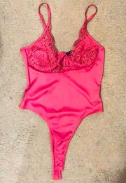 Pretty Little Thing HOT PINK LACE BODYSUIT