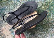 Havaianas black t-strap ankle buckle thong sandals, size 9/10