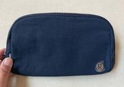 Lululemon Everywhere Belt Bag 1L - True Navy