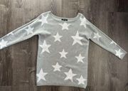 Relativity sweater with stars gray and white.. Size small