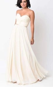 Cream Satin Strapless Sweetheart Plus Size Gown NWT | 18 |