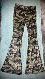 Camo Flare Pants Size Medium-NEW