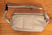 NWOT  Gray Puffer Fanny Pack