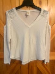 Womens Size M White Cold Shoulder Long  Sleeve Shirt