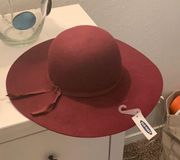 Maroon floppy hat