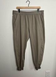 Women's Rachel Zoe Tan Capri Joggers- Xlarge