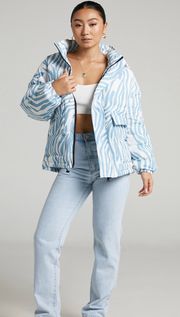 Settie Puffer Jacket in Blue Zebra