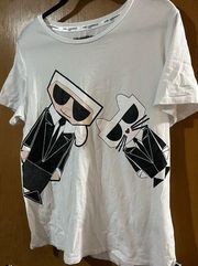 KARL LAGERFELD PARIS
Black Tie Graphic Tee size Large