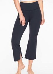 ATHLETA Power Black Ananda Capri Leggings M Cropped Crop Split Hem Mid Rise W719