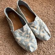 Toms  Birch Tundra Critters Shoes Classic Slip-Ons SZ 6.5 Narwhal Polar Bear