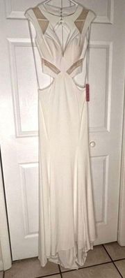 NWT WHITE JOVANI PROM DRESS WOMEN'SSIZE ZERO 0 MAXI LENGTH FORMAL EVENING WEAR